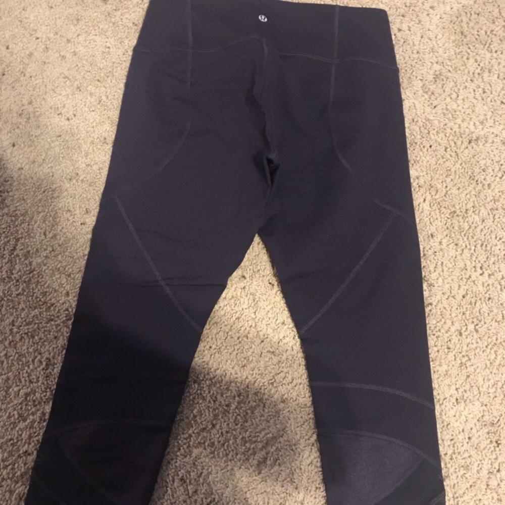 Lululemon Capris Size 10 Deep Plum, worn once